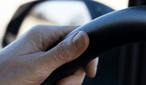 Et si le CBD aidait vraiment à soulager l’arthrose du pouce ?